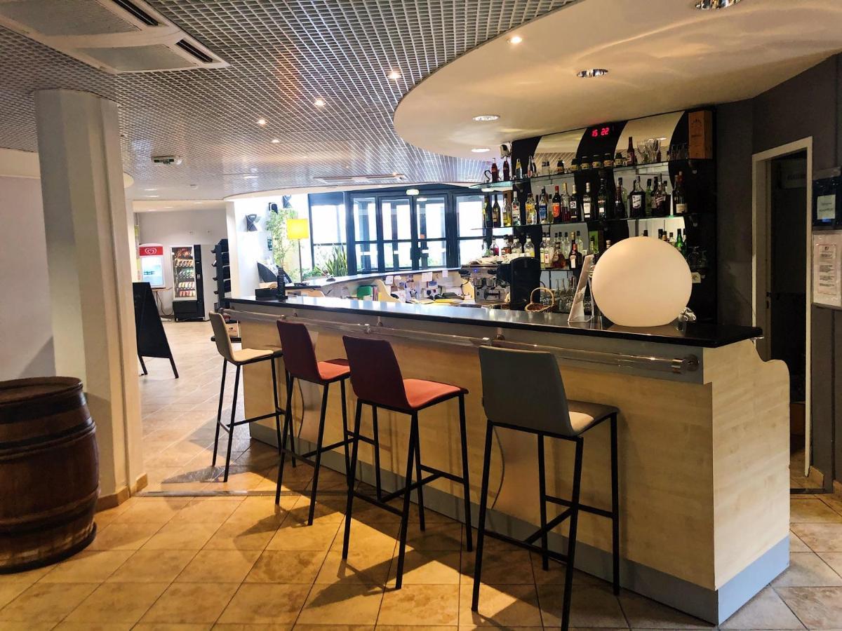 Le Domaine Des Fontaines - Hotel & Petit Dejeuner 贝尔南 外观 照片